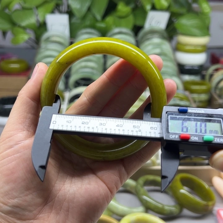 蛇纹石玉未镶嵌手镯26