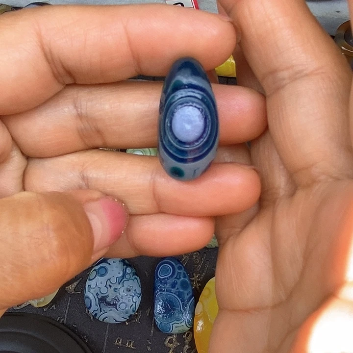 花眼玛瑙，蓝色原石