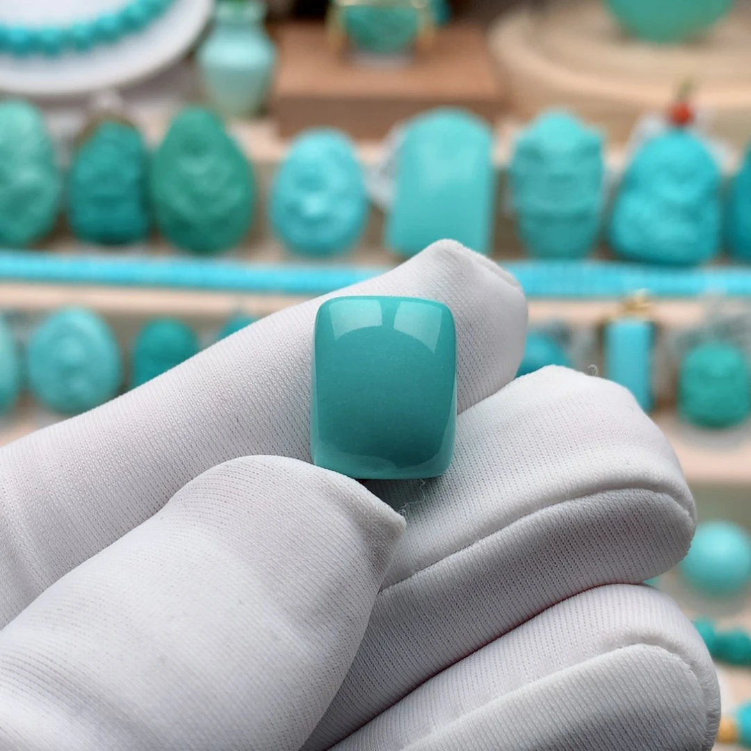 绿松石珠宝奇石未镶嵌重：2.7克