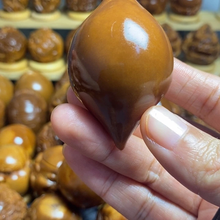 【闪购商品】香榧木橄榄核雕刻单面
