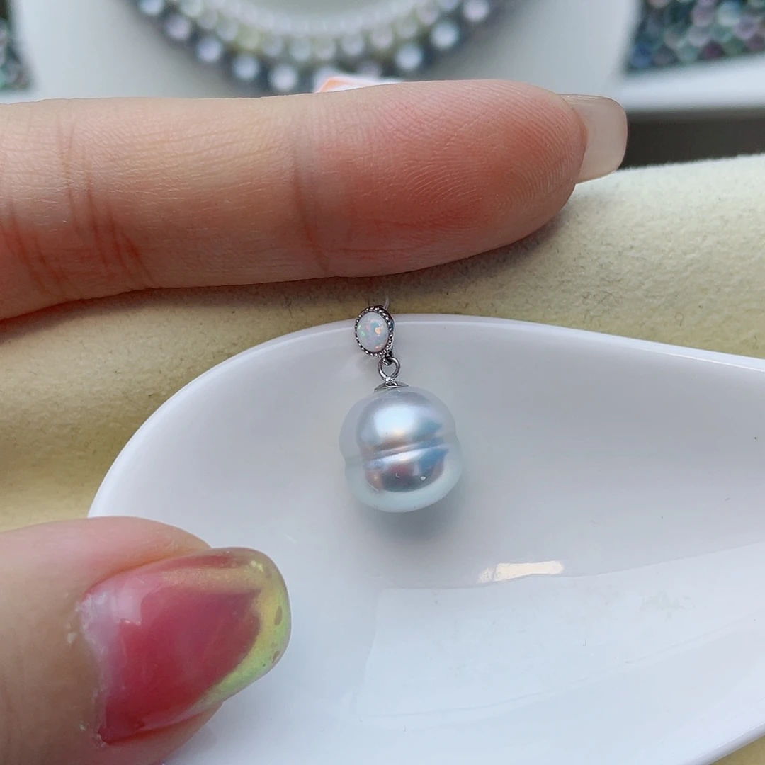 18K金镶嵌颈饰海水珍珠w40
