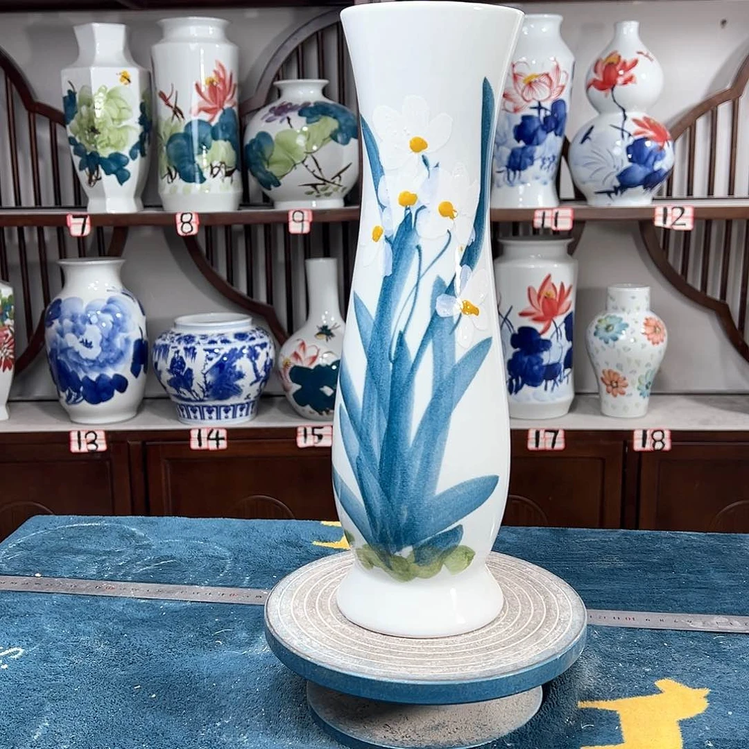 摆件景德镇陶瓷蛮水