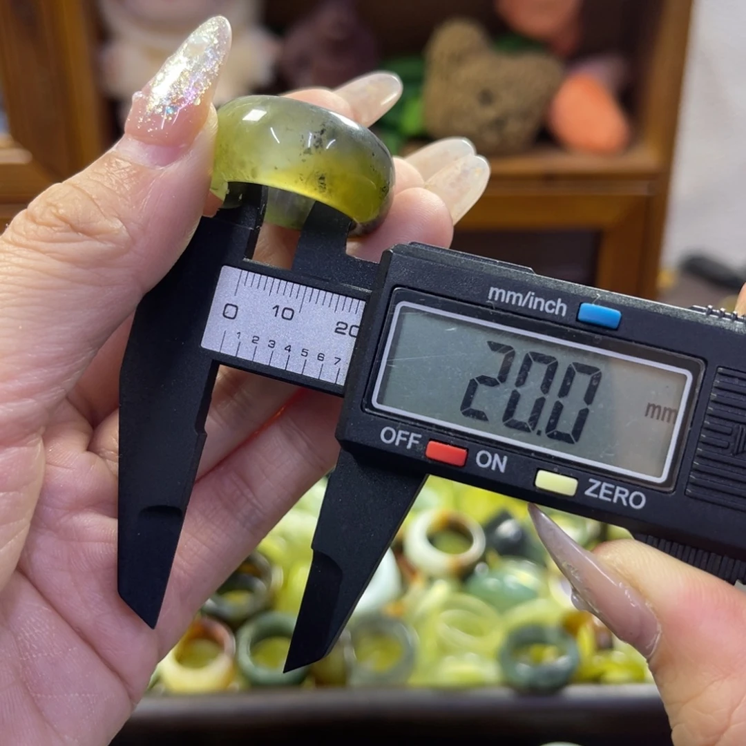 蛇纹石玉未镶嵌手镯176