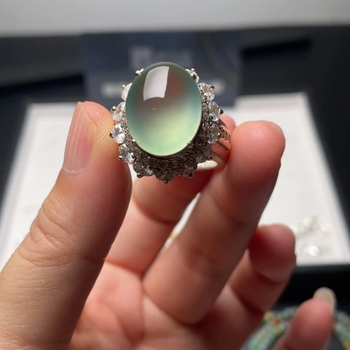 定制翡翠未镶嵌湖水绿大蛋面