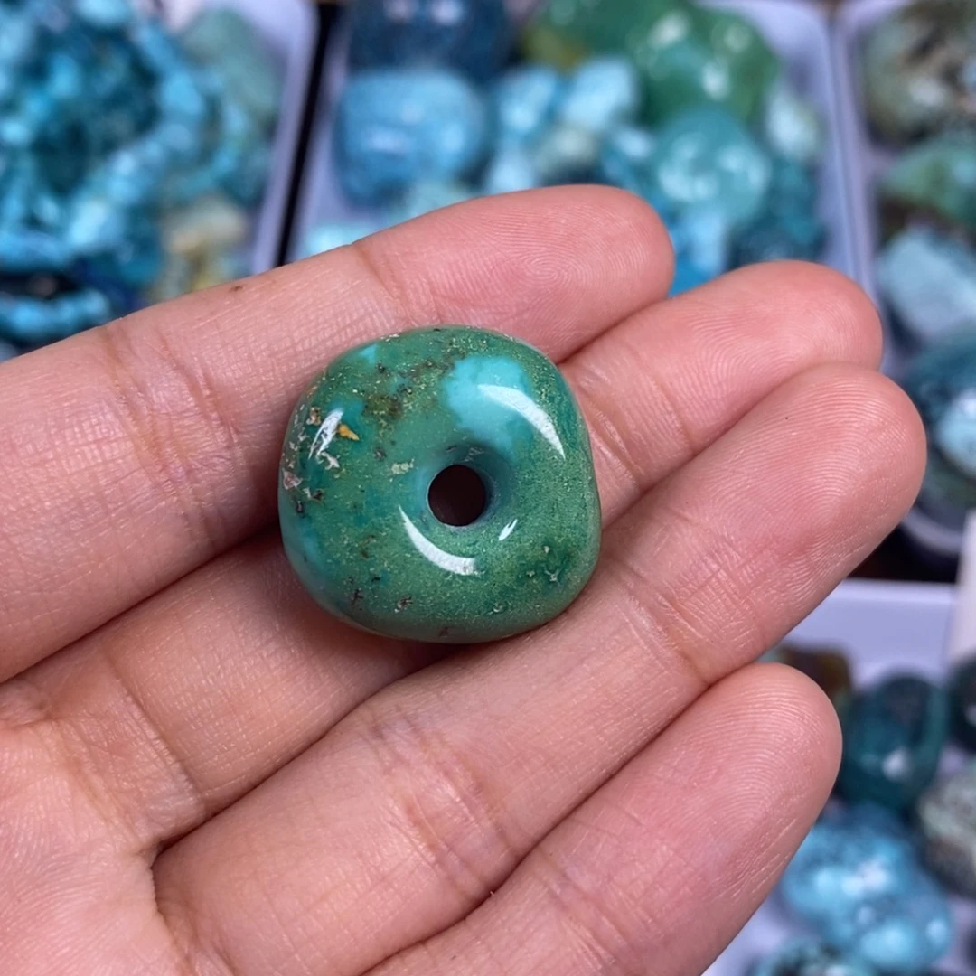 喝***记绿松石未镶嵌颈饰