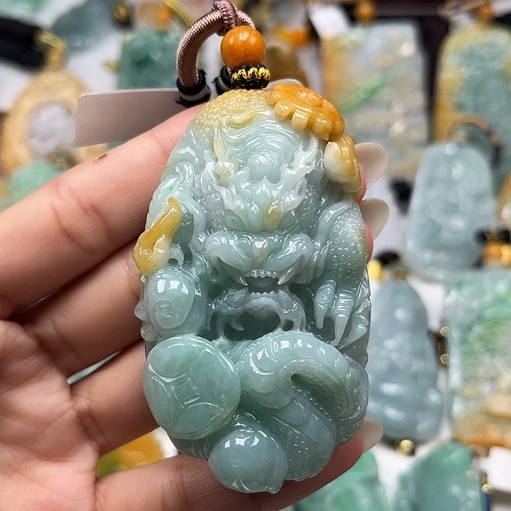 仙***妮翡翠未镶嵌颈饰龙牌
