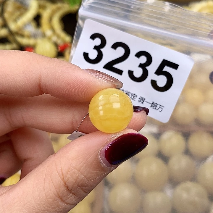 琥珀未镶嵌珠宝奇石15