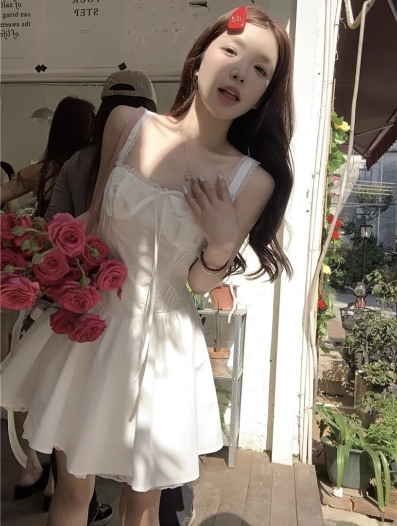 【小莓白月光】超仙吊带连衣裙女度假风收腰显瘦白裙女高级感赫本风