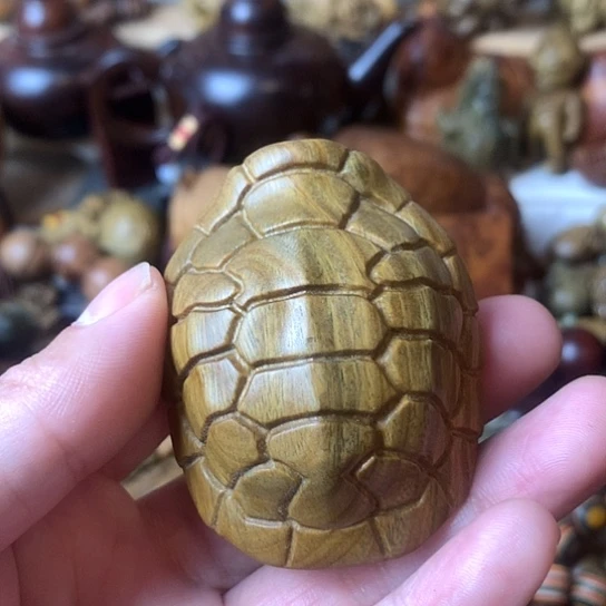 花梨木类绿檀木富甲手把件