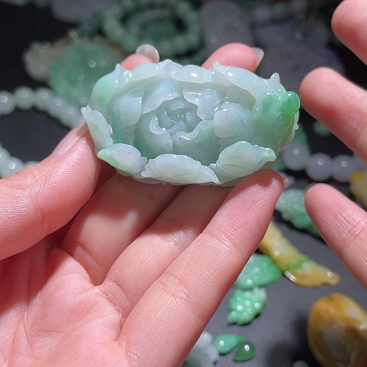 颈饰未镶嵌翡翠天