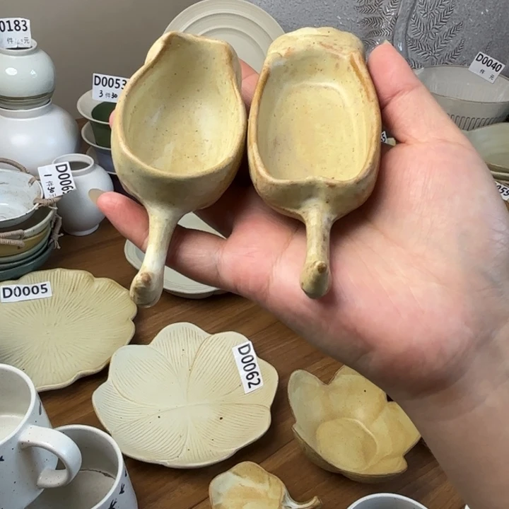 瓷猫咪筷子架2个装