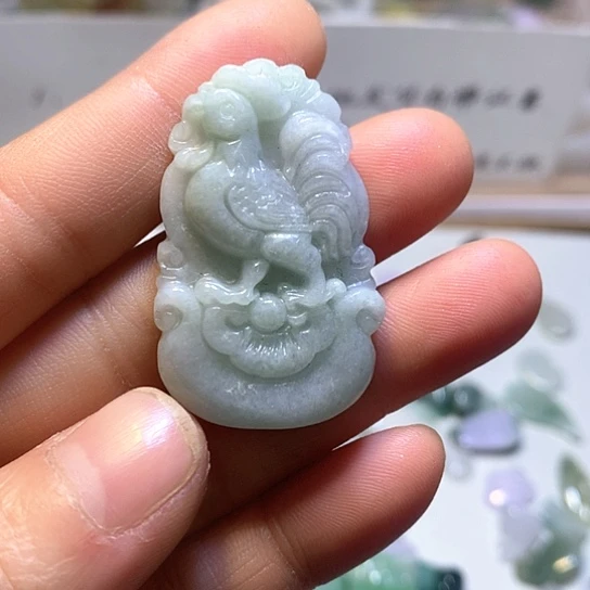 翡翠未镶嵌颈饰吊坠