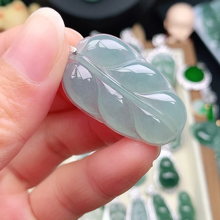 颈饰银S925镶嵌翡翠吊坠