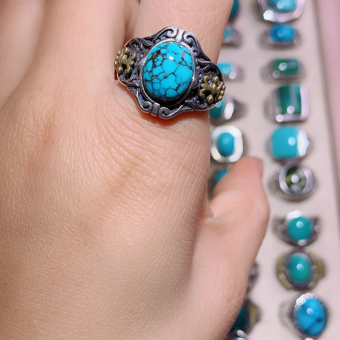 绿松石未镶嵌颈饰