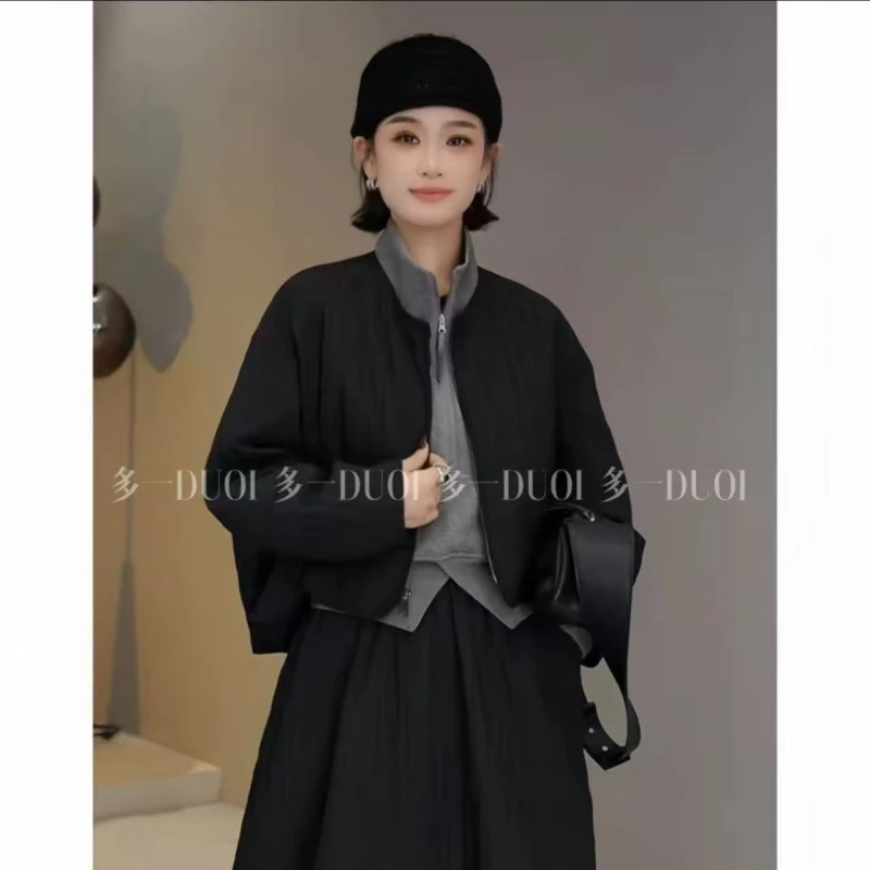 多一“泡芙”2025秋季不规则拉链长袖肌理感百搭无领上衣外套