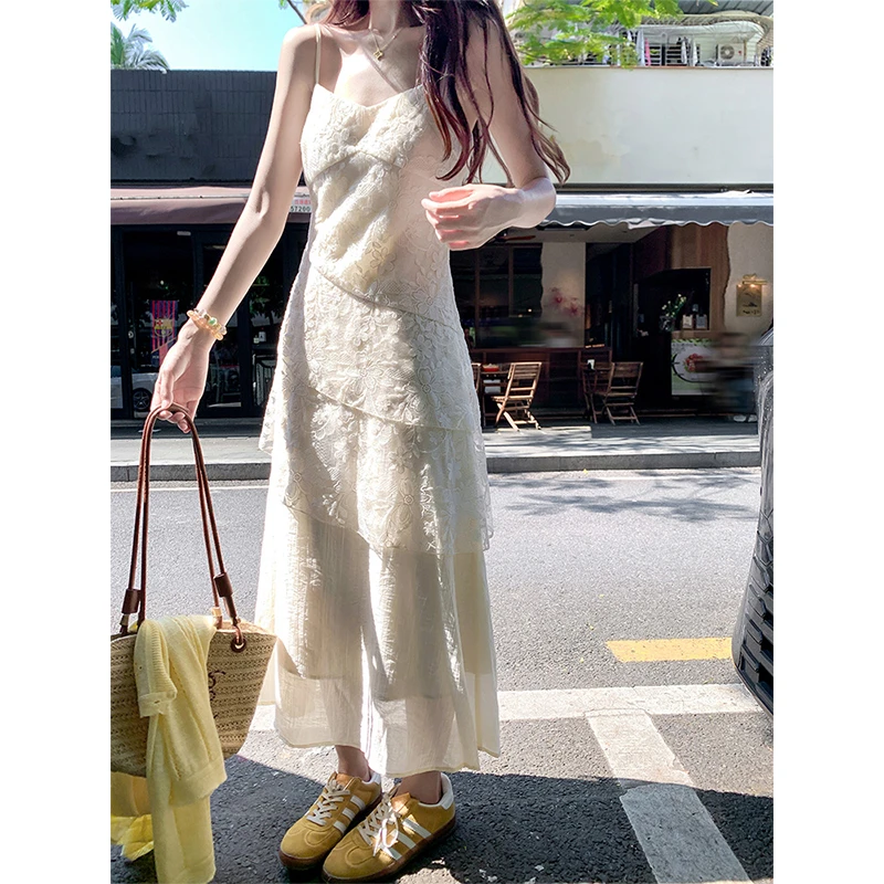 曾小咸法式气质温柔风蕾丝v领无袖吊带连衣裙女夏季收腰长裙裙子