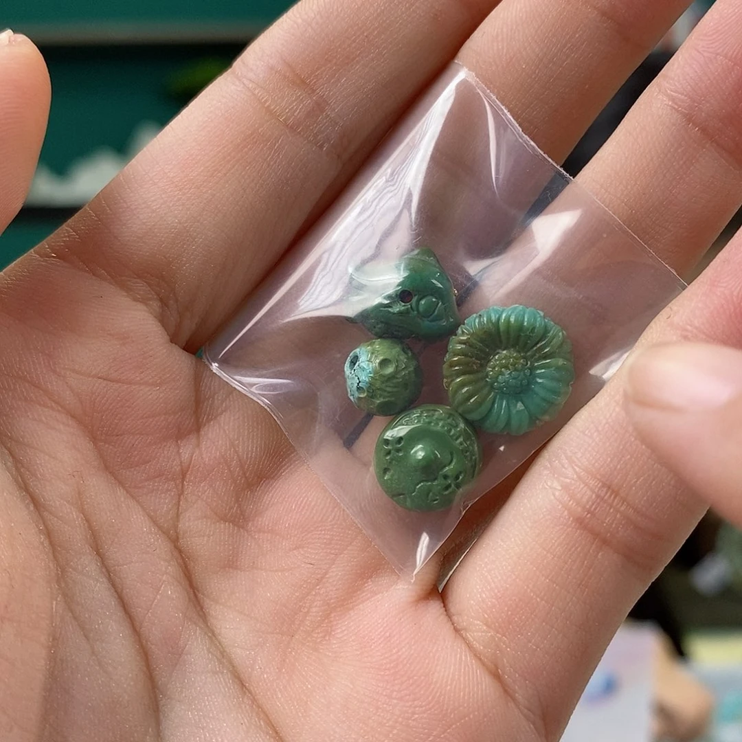 绿松石未镶嵌珠宝奇石