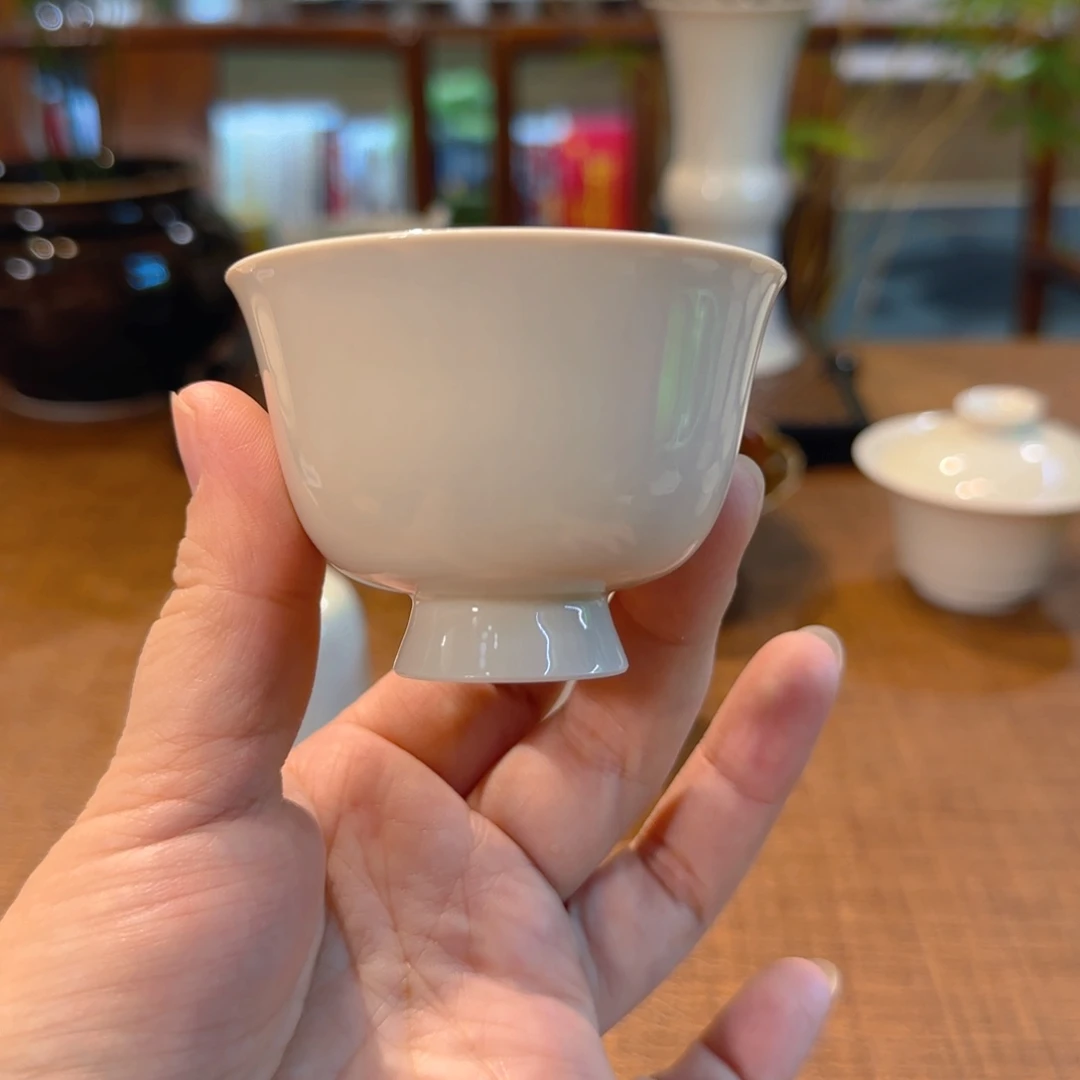 微微瑕高足薄胎主人杯 80cv