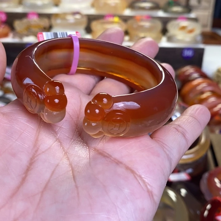 玛瑙/玉髓手镯未镶嵌?****机