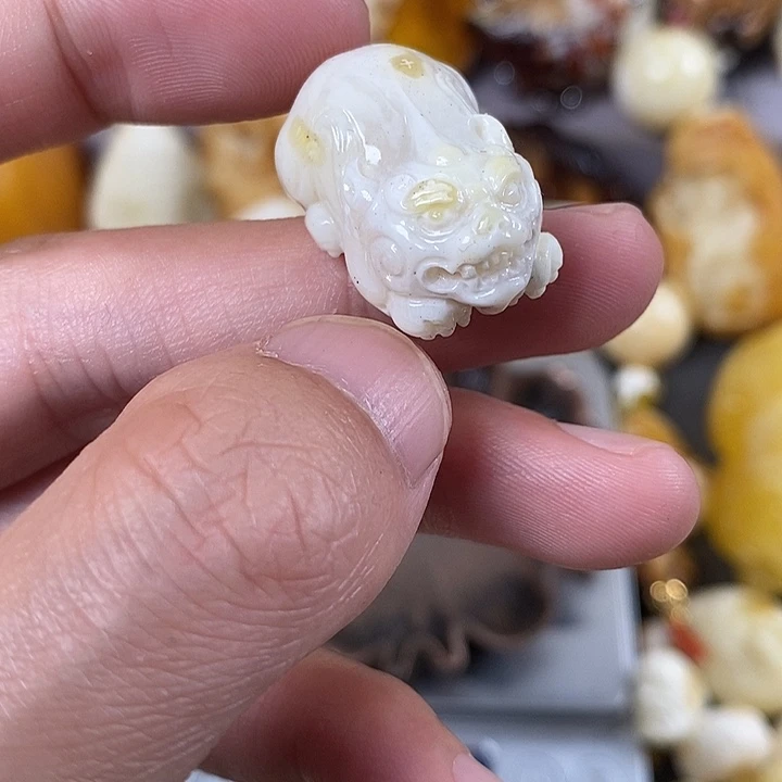 琥珀未镶嵌珠宝奇石我