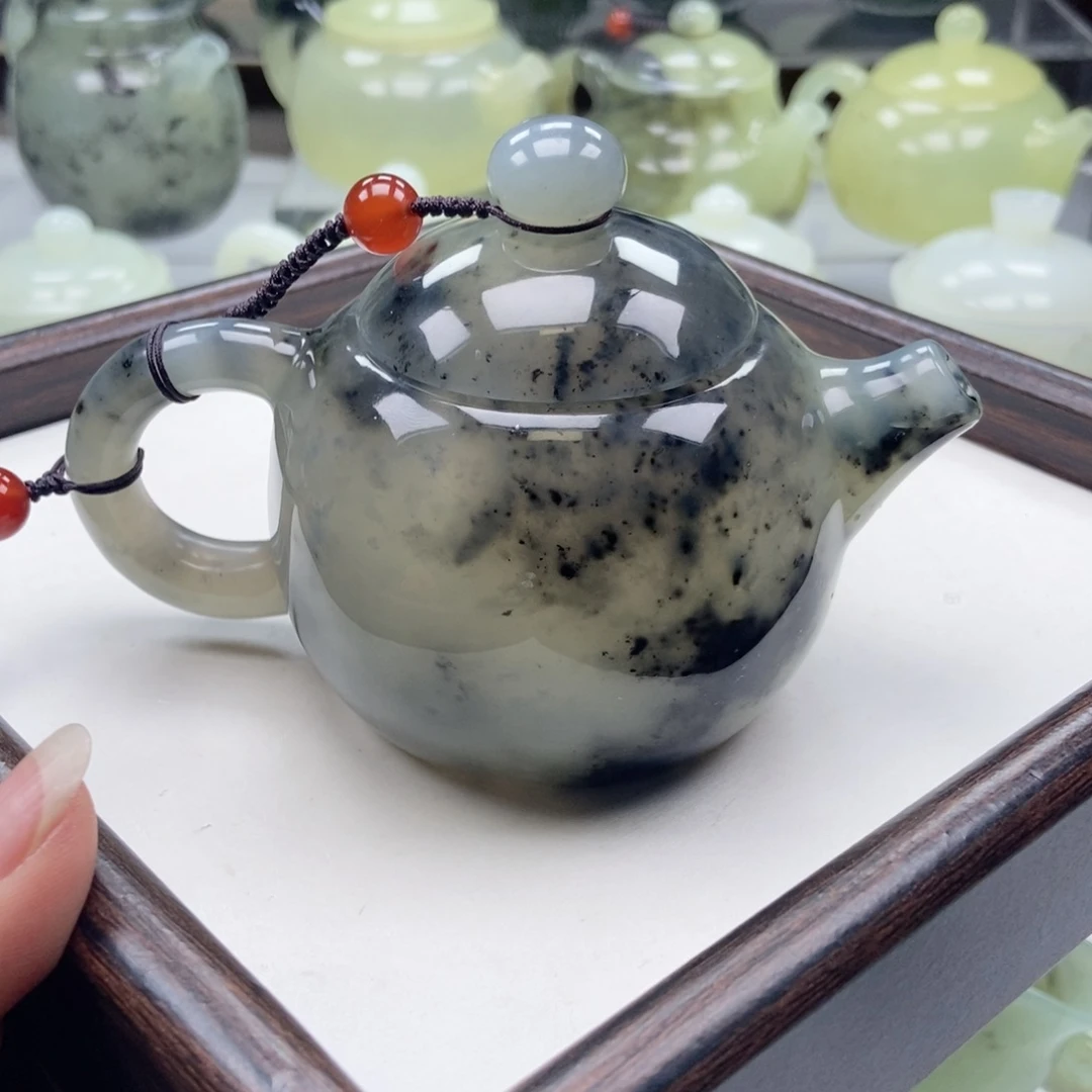 蛇纹石玉未镶嵌壶