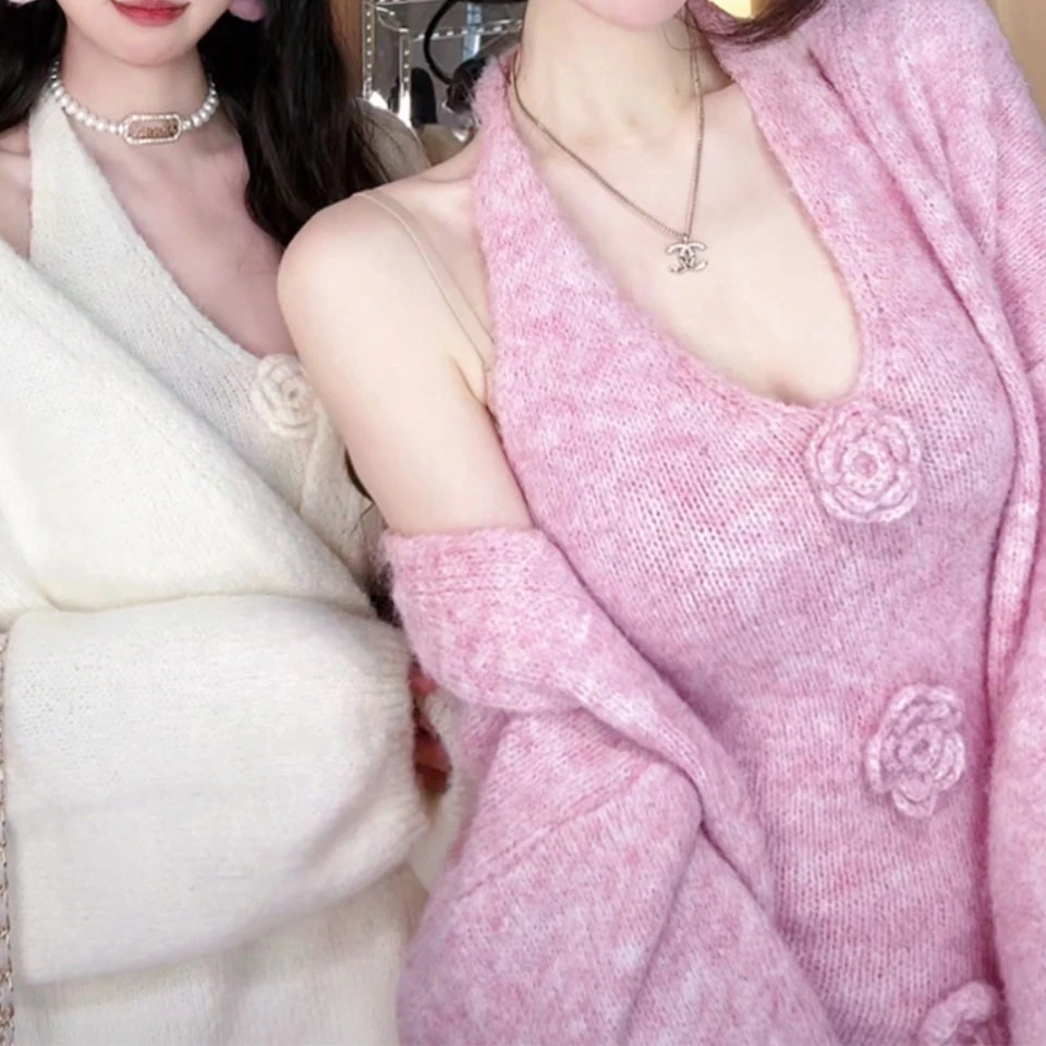 复古毛衣套装裙女秋冬V领立体花朵背心针织外套显瘦包臀裙三件套
