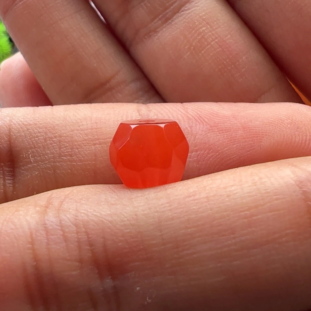 南红玛瑙圆珠8.5x6.5未镶嵌放**骜