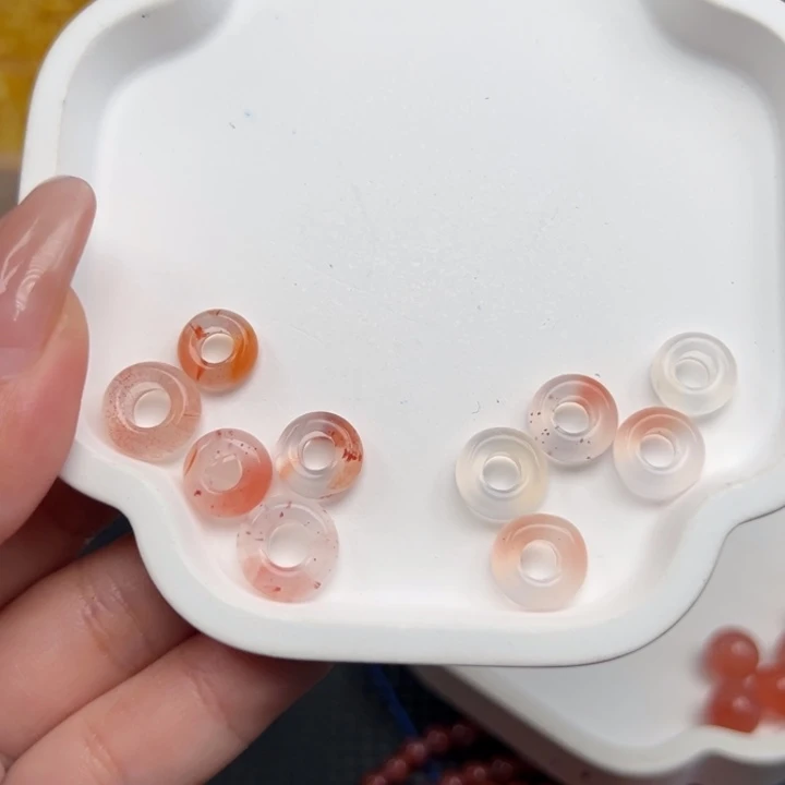 颈饰未镶嵌南红玛瑙