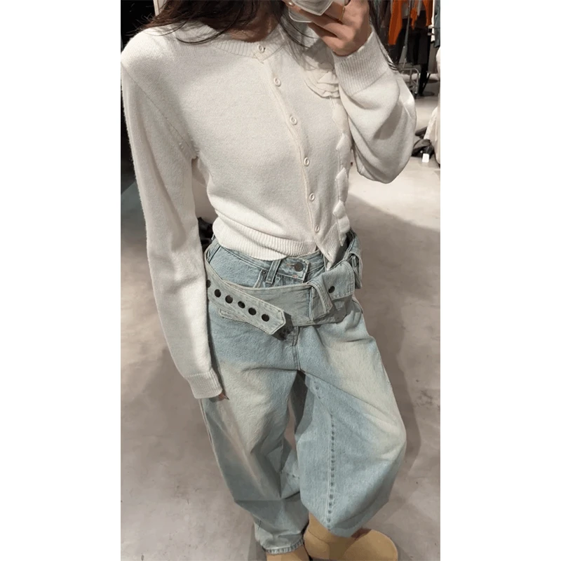 绝美立体花朵针织开衫2025秋冬法式设计感上衣宽松休闲牛仔阔腿裤