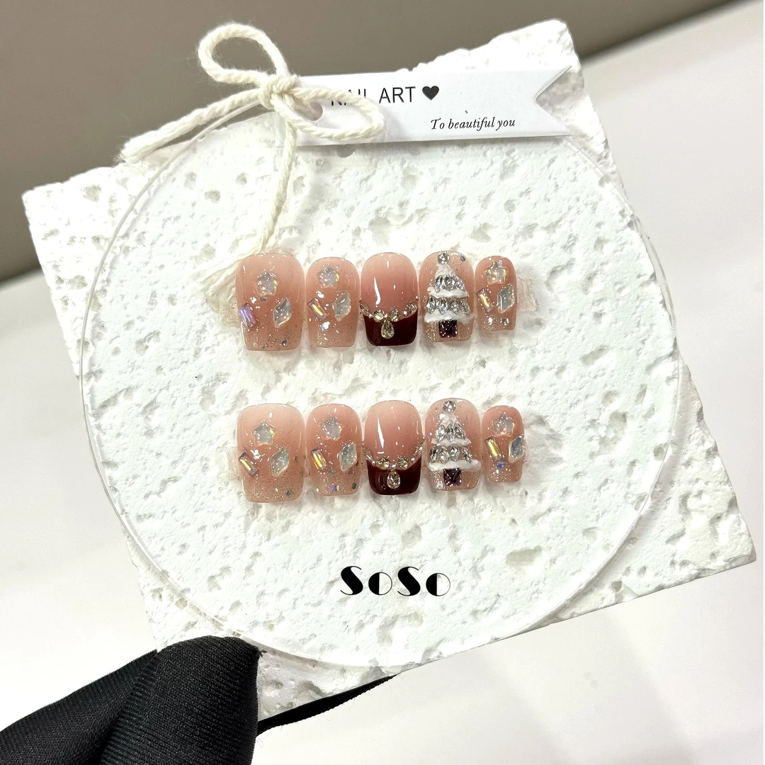 Nice SoSo【奇妙圣诞】纯手工穿戴甲纯欲手绘猫眼腮红碎钻显白小众