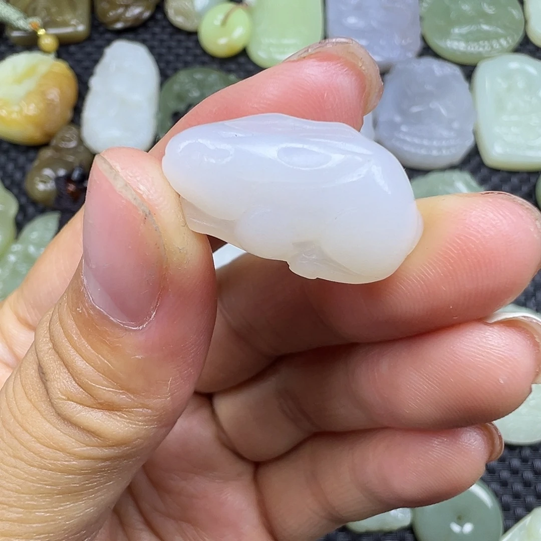 和田玉未镶嵌吊坠(赠链)卡25