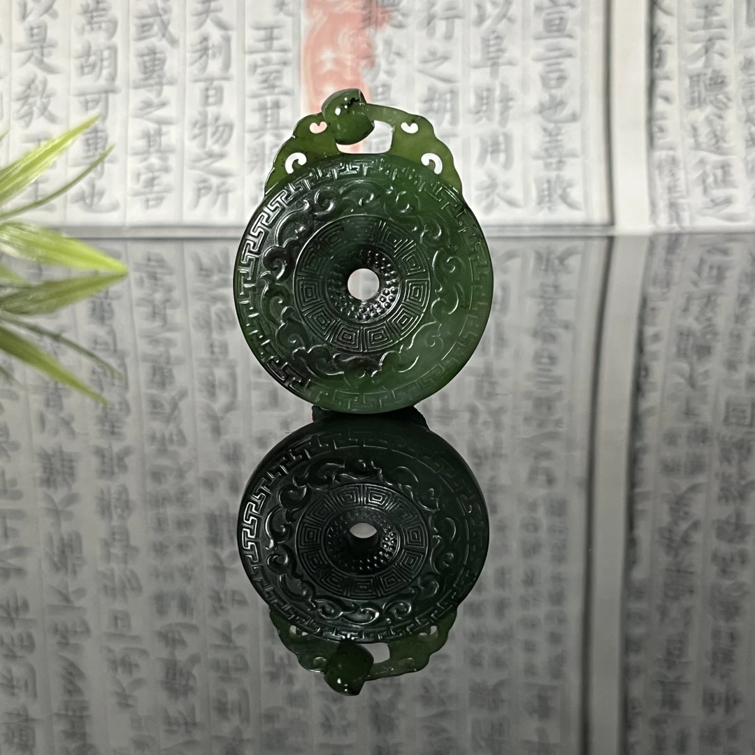 1027GC115和田玉挂件