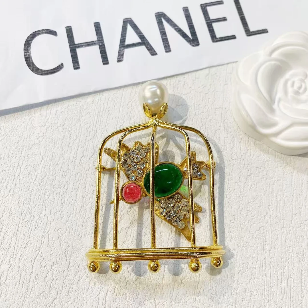 95新 Chanel/香奈儿 中古高稀红绿琉璃笼中鸟胸针/CJ999