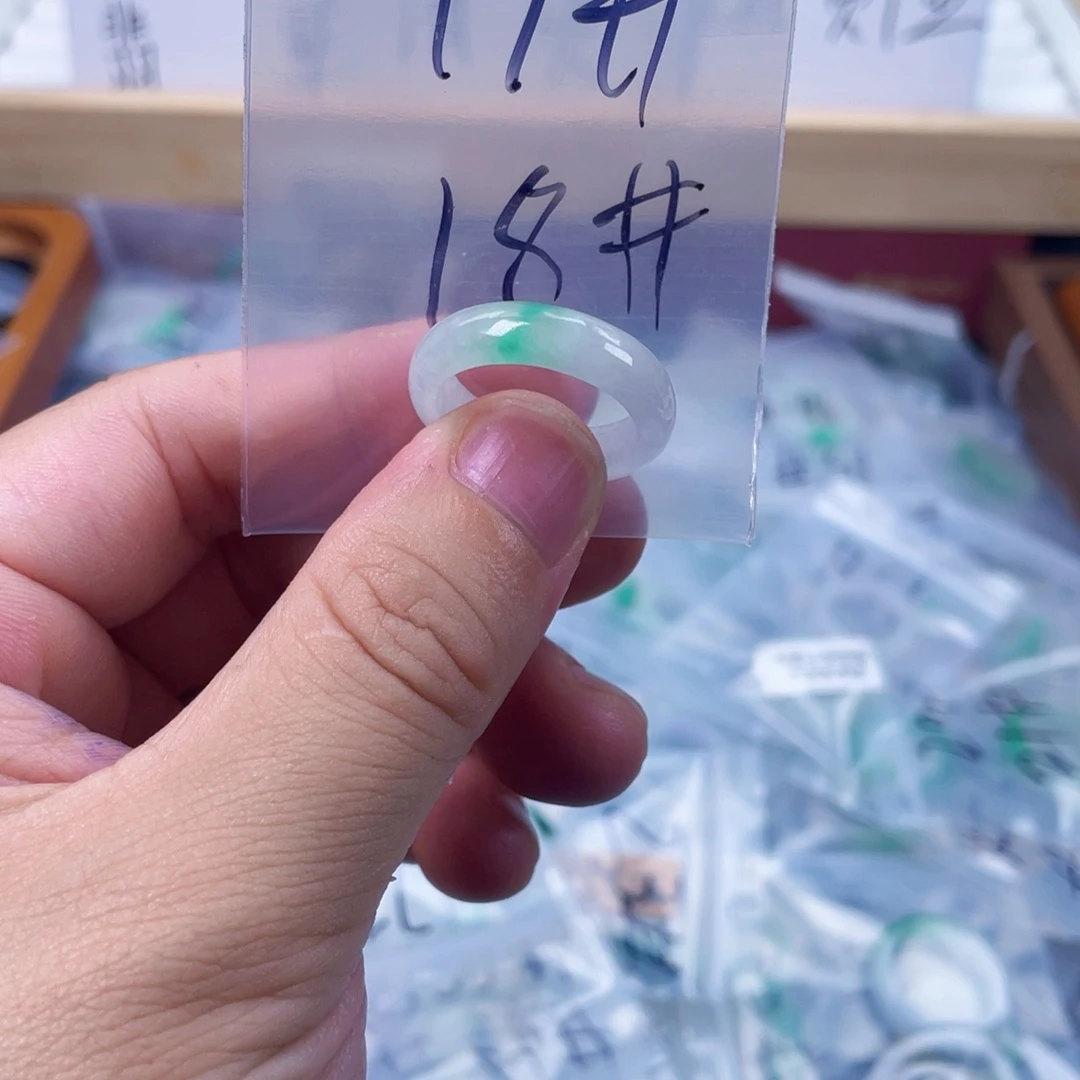 翡翠未镶嵌戒指00