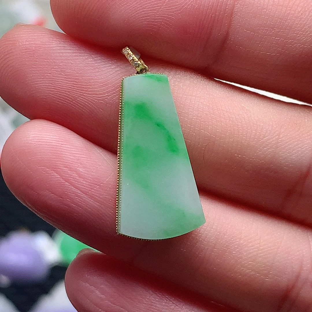 颈饰18K金镶嵌翡翠翡翠吊坠