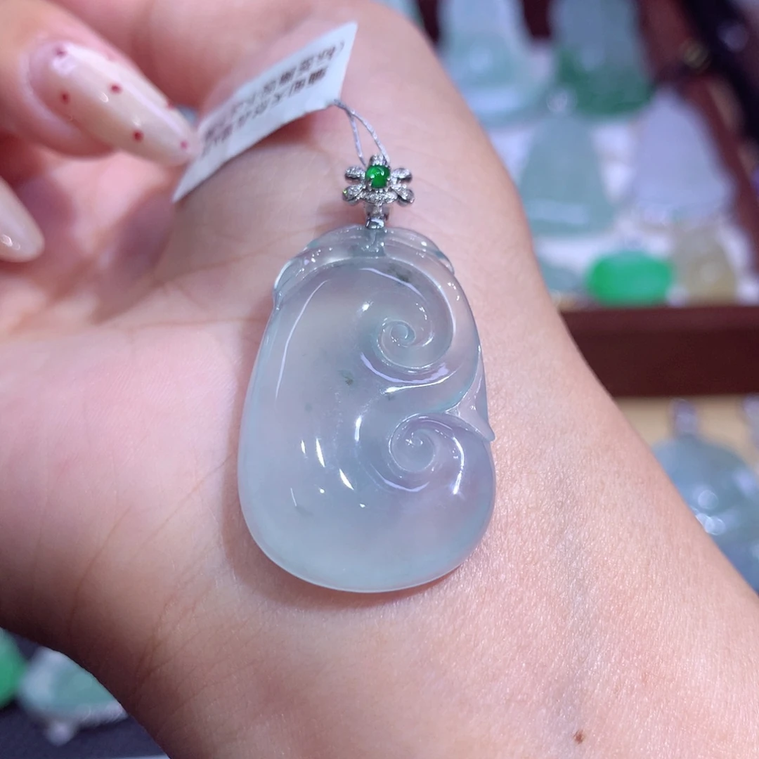 吊坠(不含链)18K金镶嵌翡翠如意