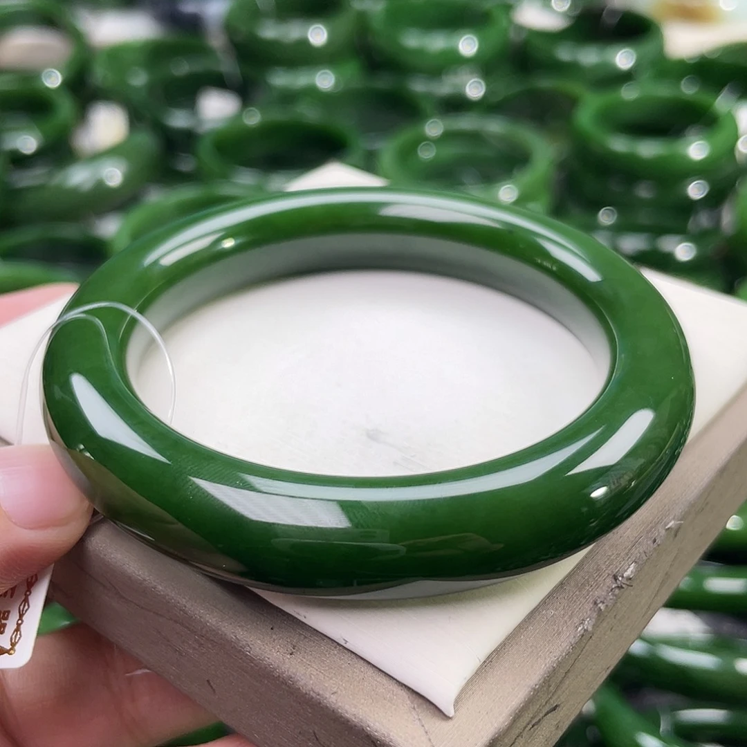 未镶嵌手镯和田玉（碧玉）