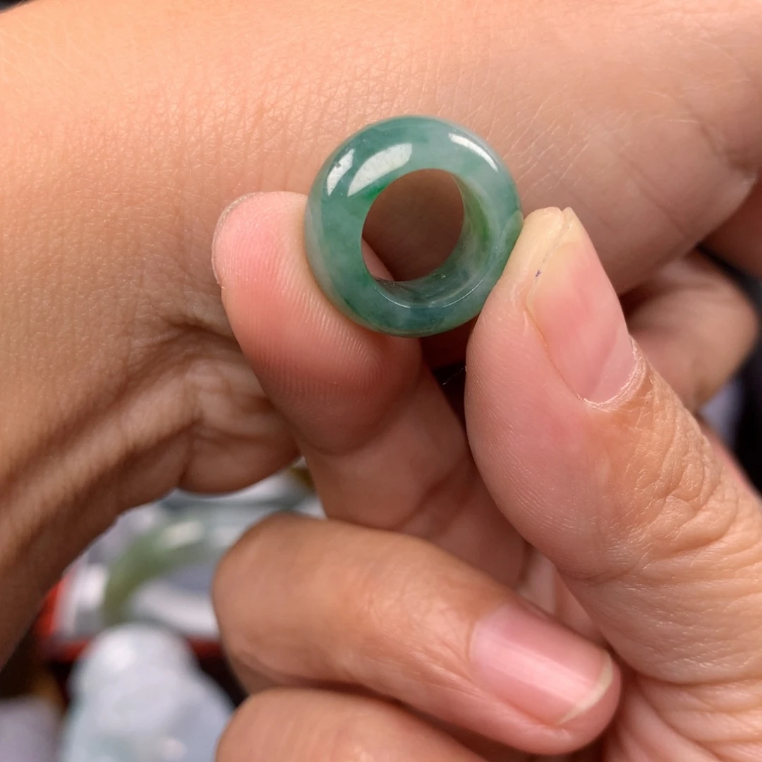 定制翡翠未镶嵌路路通