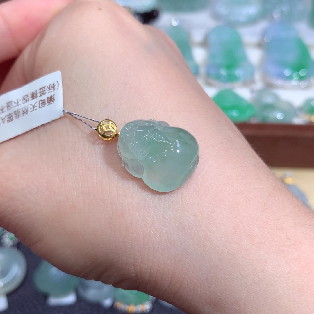 吊坠(不含链)18K金镶嵌翡翠天然缅甸翡翠A货揭阳工金蟾