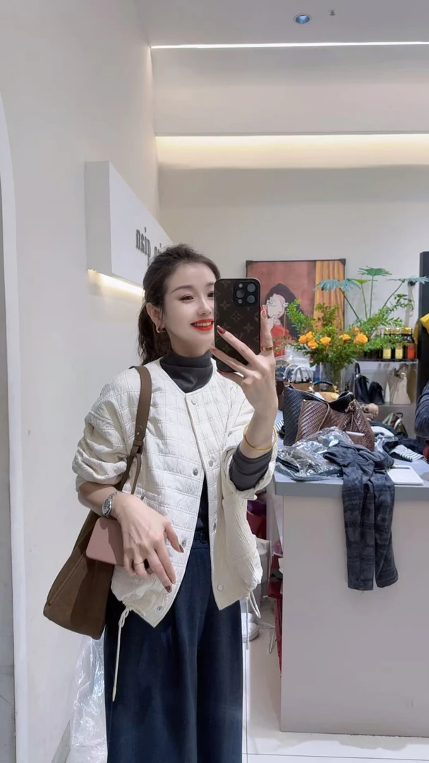 倩倩家秋款舒适外套