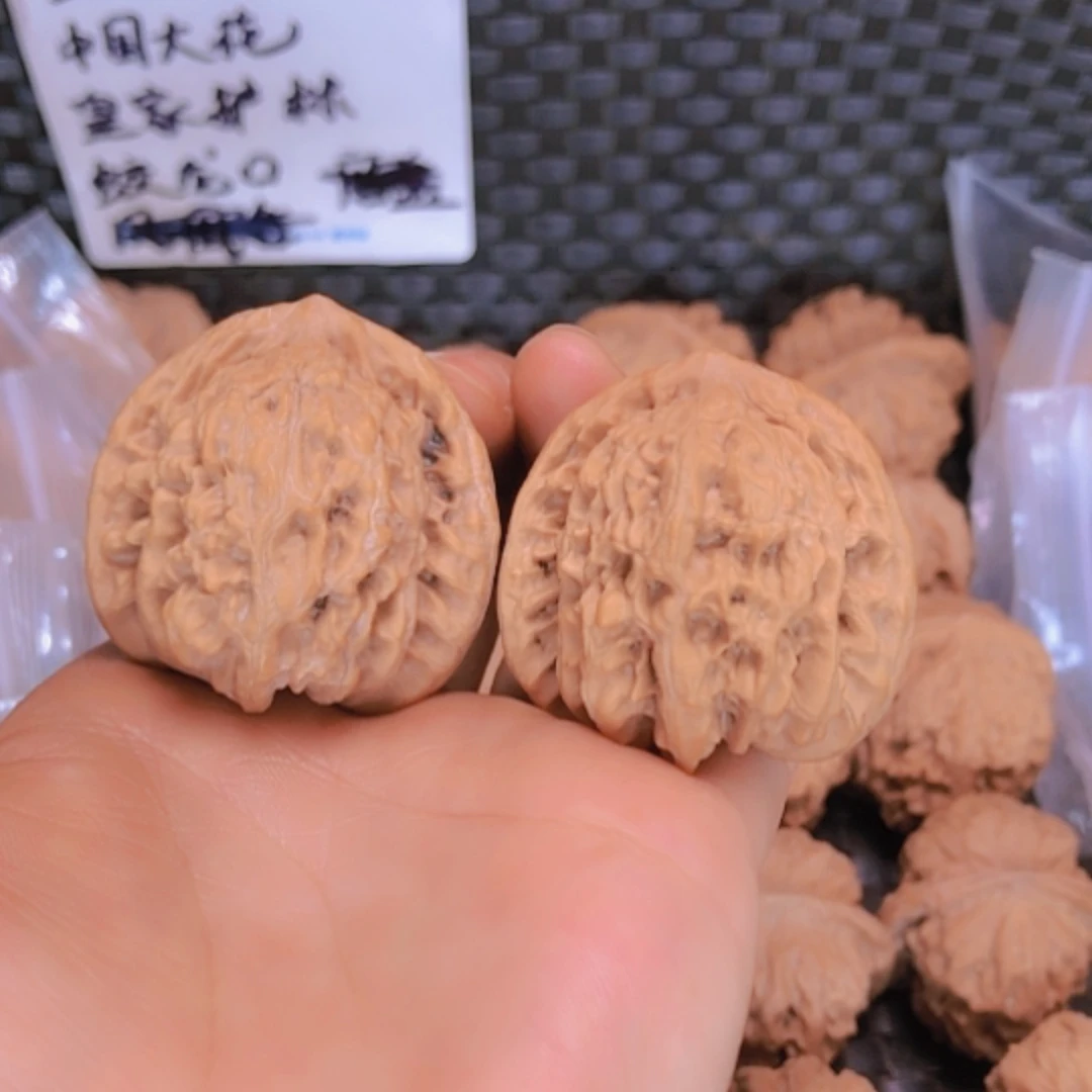 【闪购商品】核桃摆件38霞云岭修尖