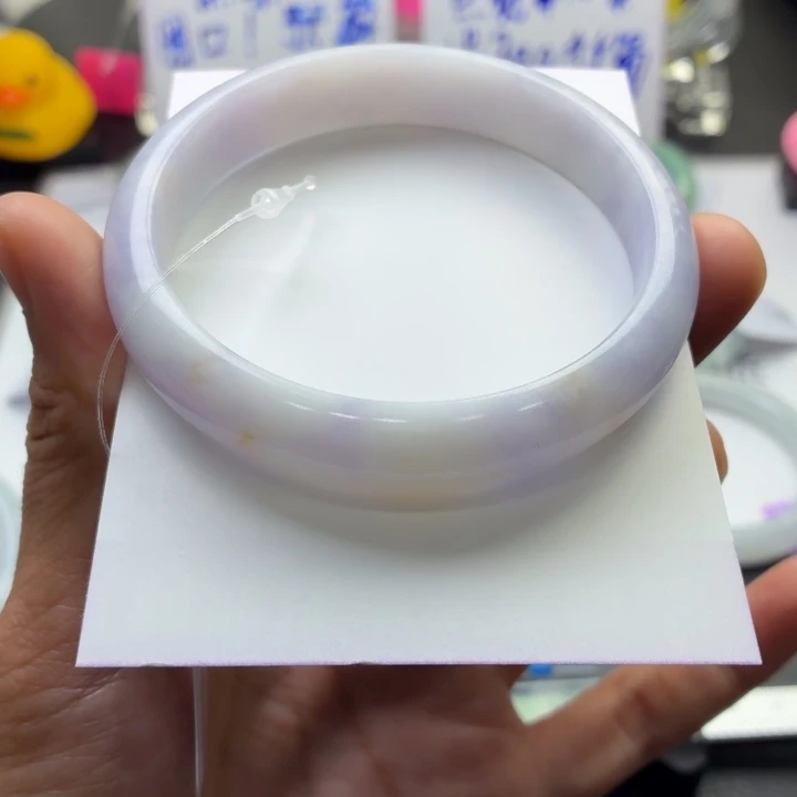 翡翠手镯未镶嵌翡翠手镯