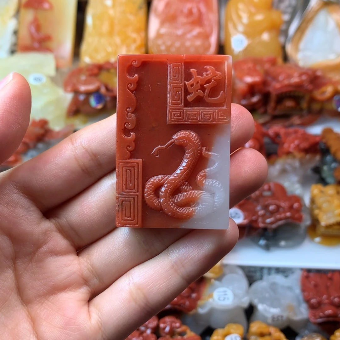 石英质玉（黄龙玉）未镶嵌挂件