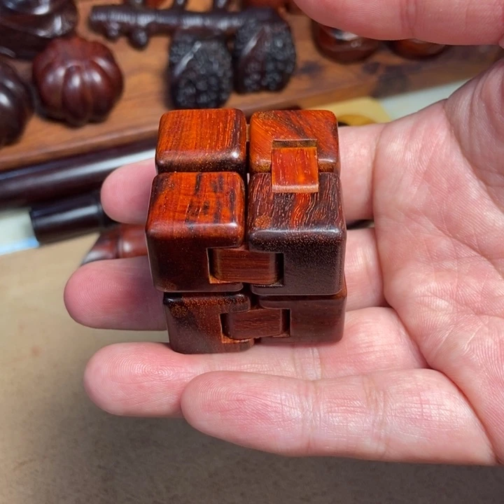 檀香紫檀（小叶紫檀）M****L魔方