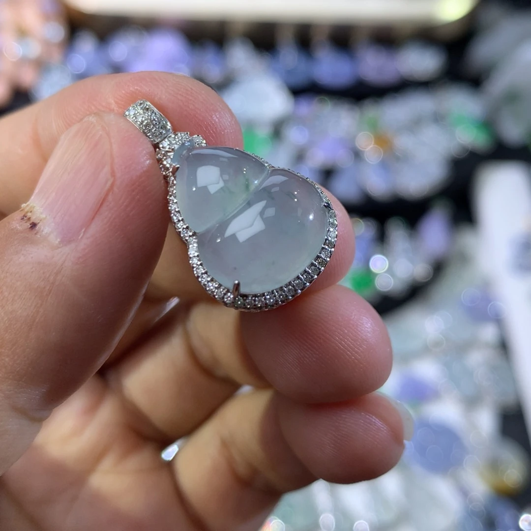 翡翠18K金镶嵌戒指