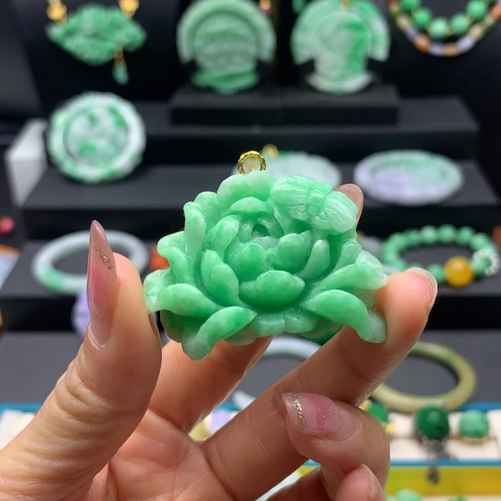 翡翠未镶嵌颈饰翡翠花
