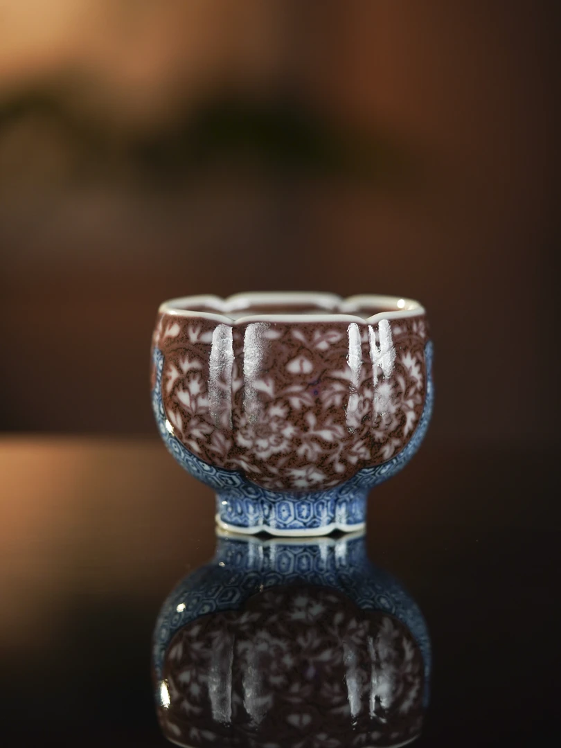 《畅怀堂》青花釉里红繁花似锦玉兰杯