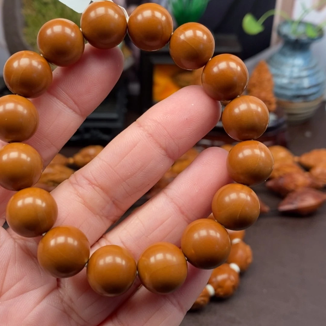 【闪购商品】橄榄核吊坠正圆光珠