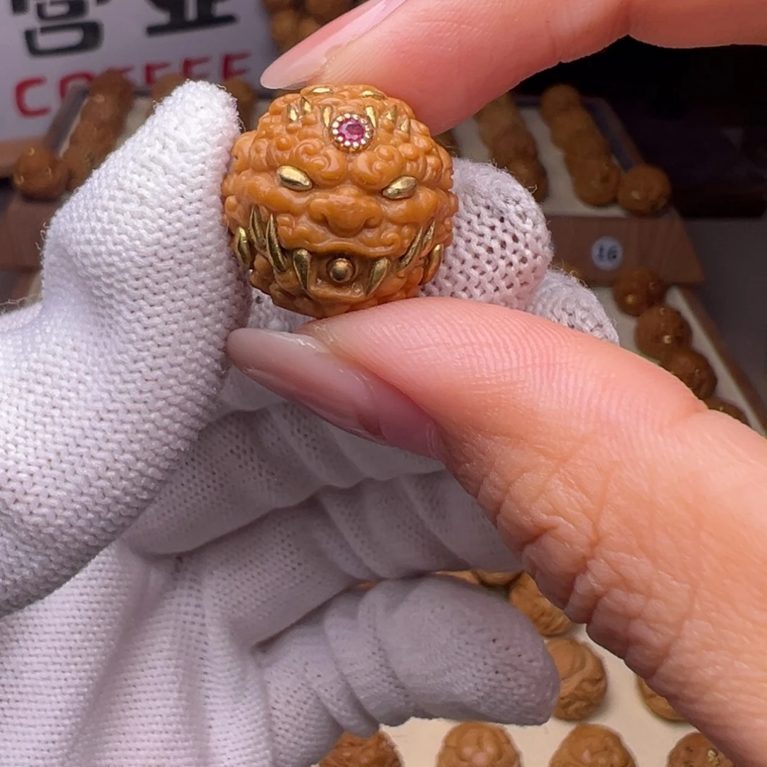 把件猴头核桃镶嵌款吞金唐狮全品有正常封口线