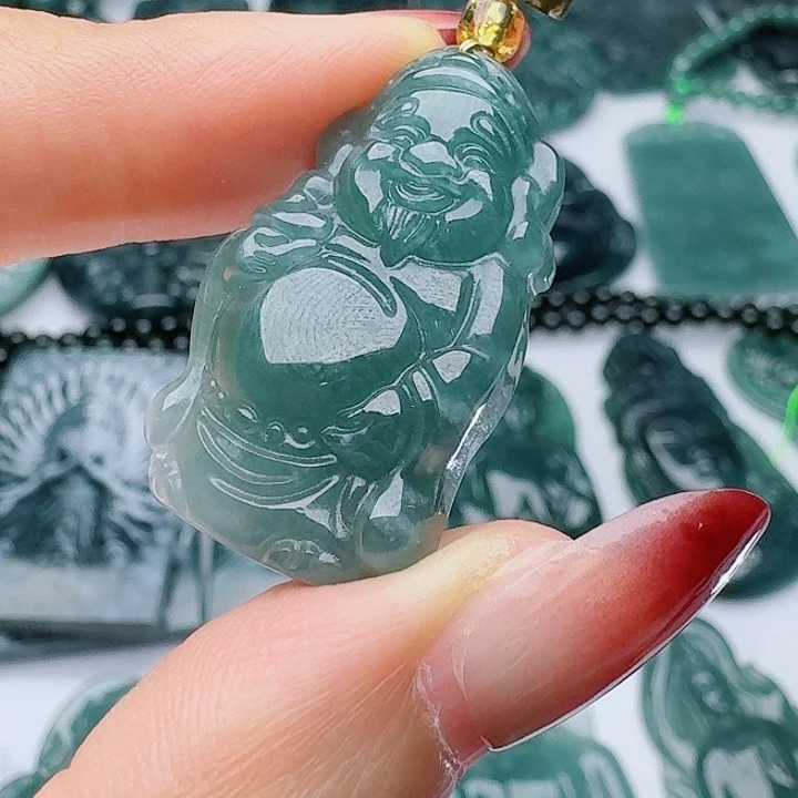 翡翠未镶嵌颈饰多样性发其一